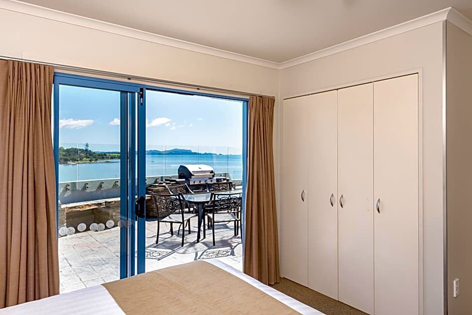 Blue Pacific Apartments