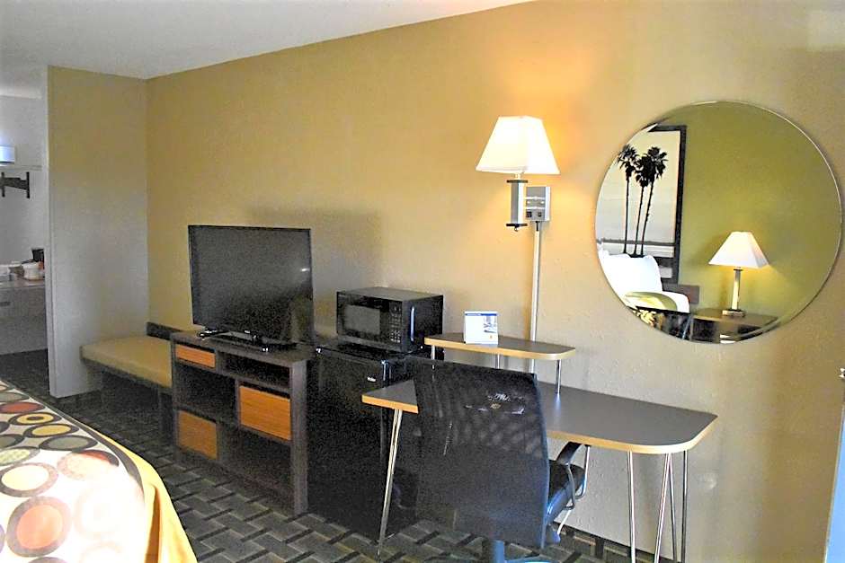 Super 8 by Wyndham Ocala