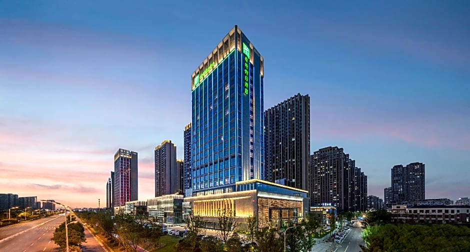 Holiday Inn Fuyang, an IHG Hotel