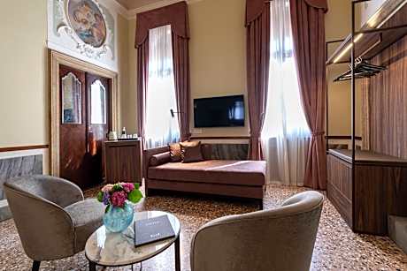 Marco Polo Suite