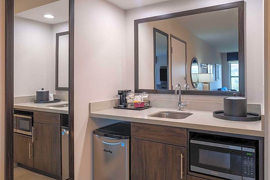 Hampton Inn By Hilton & Suites Agoura Hills