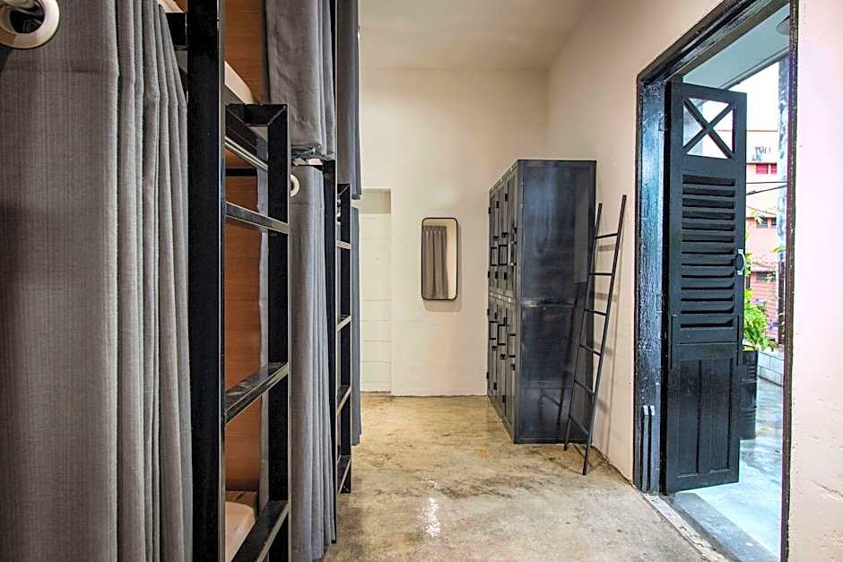 The Brownstone Hostel & Space