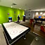 Newly Room in cozy hotel with Super location to the Parks
