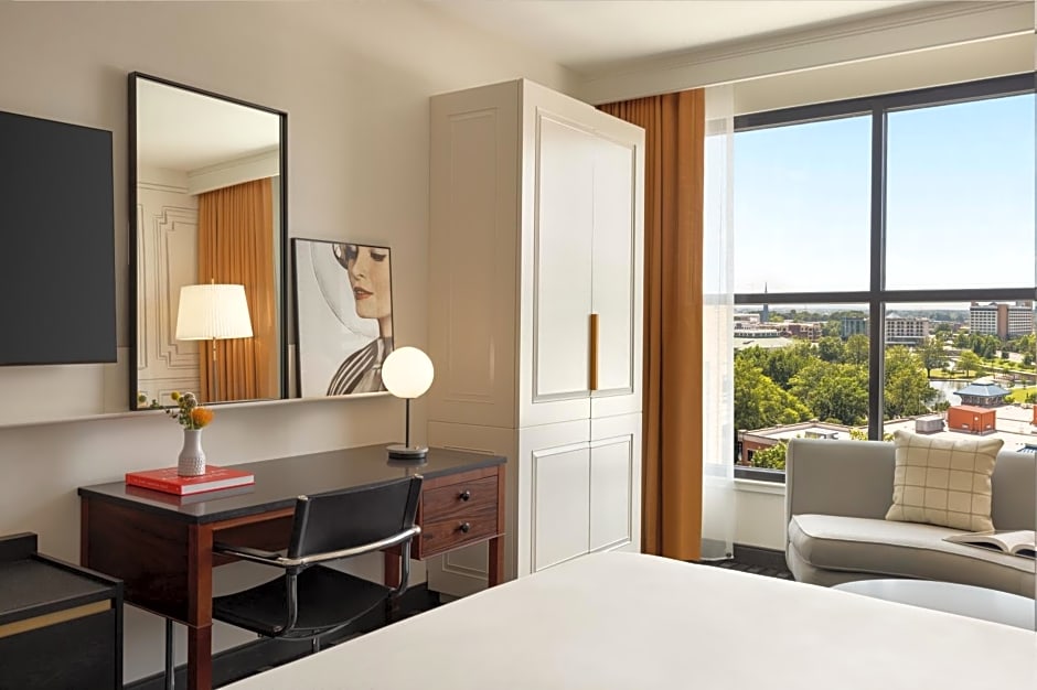 106 Jefferson Huntsville, Curio Collection by Hilton
