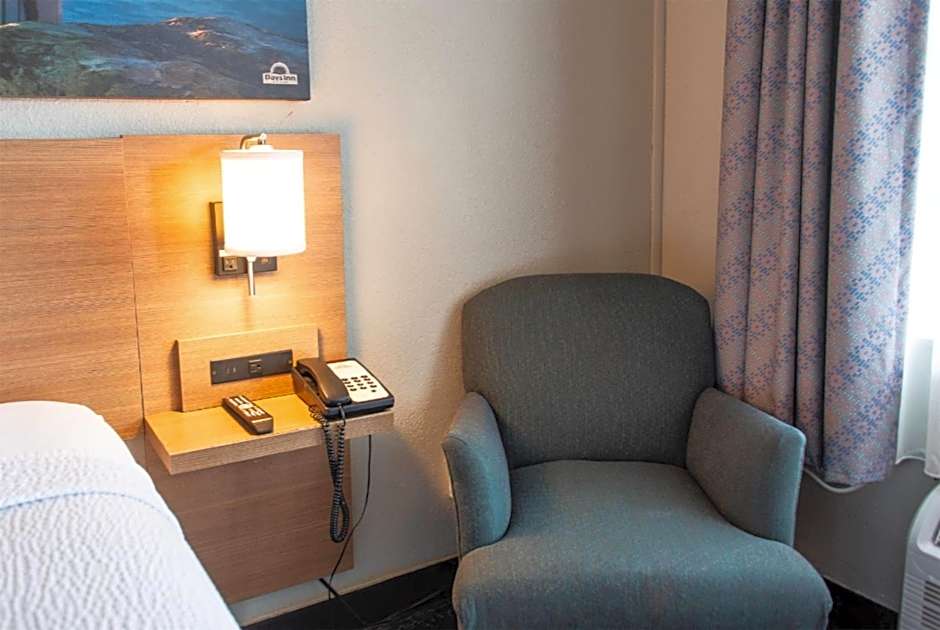 Days Inn by Wyndham Troy