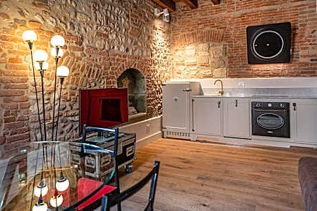 Studio Apartment
