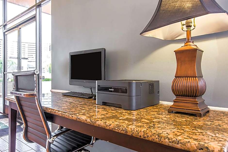 Quality Inn & Suites Bell Gardens-Los Angeles