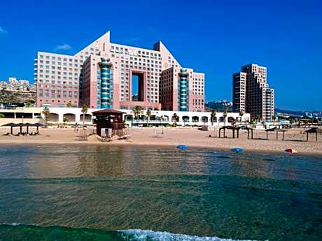 Rooms on the sea
