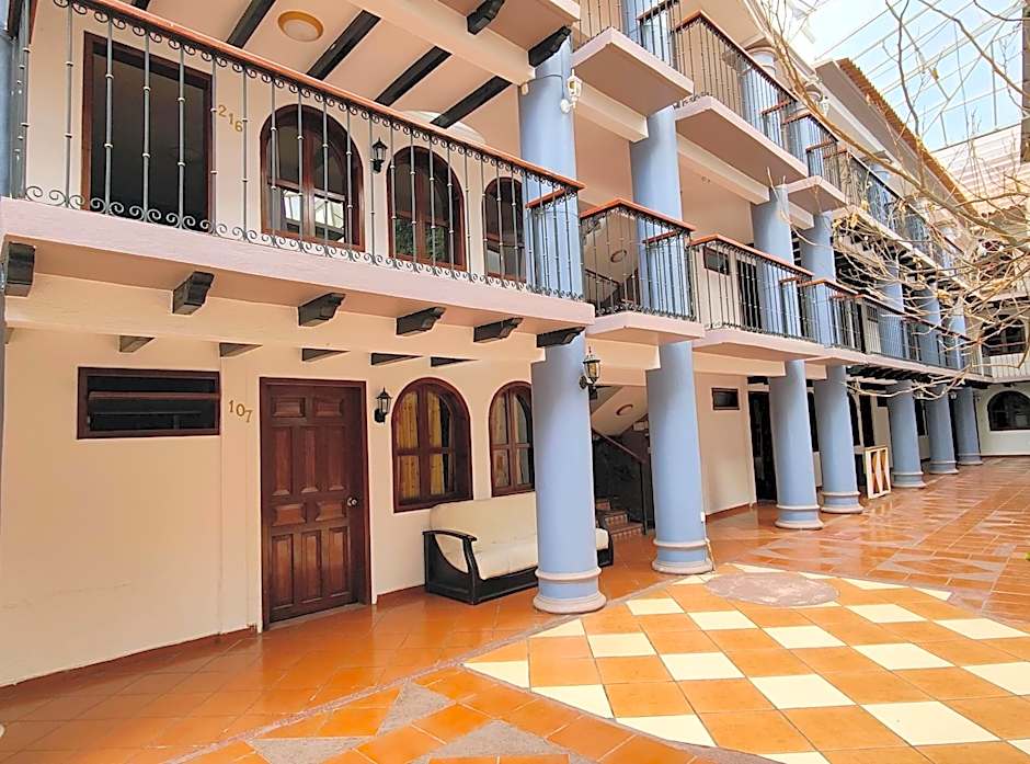 HOTEL JARDINES DEL CARMEN