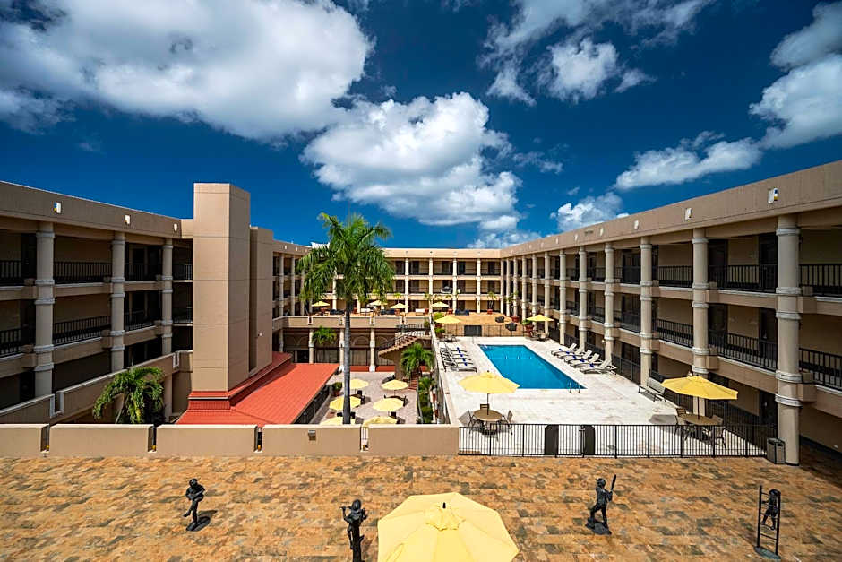 Windward Passage Hotel
