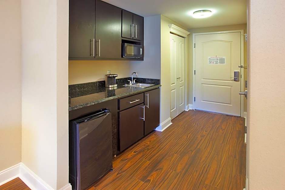 Holiday Inn Macon North By IHG