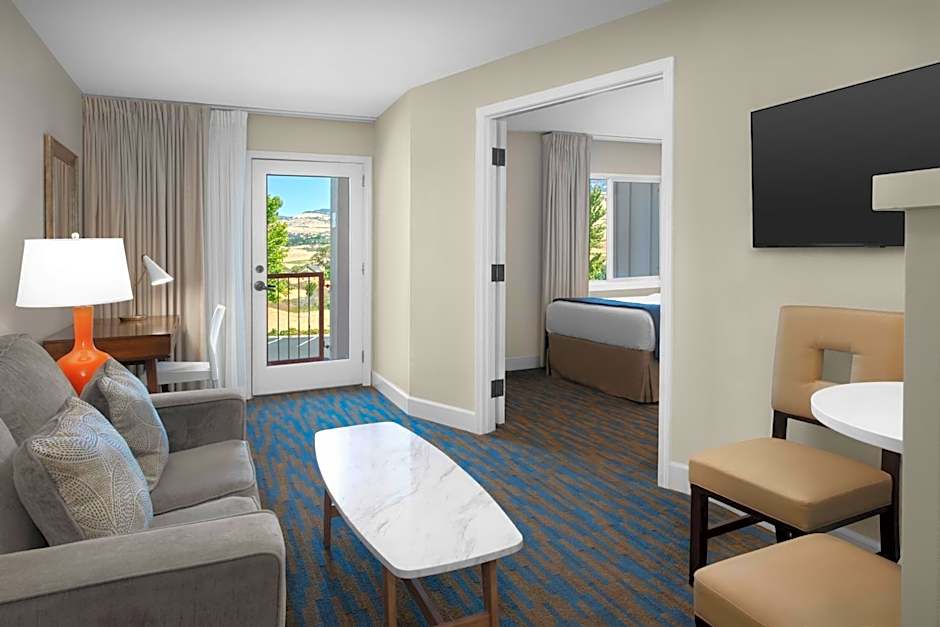 Ashland Hills Hotel & Suites