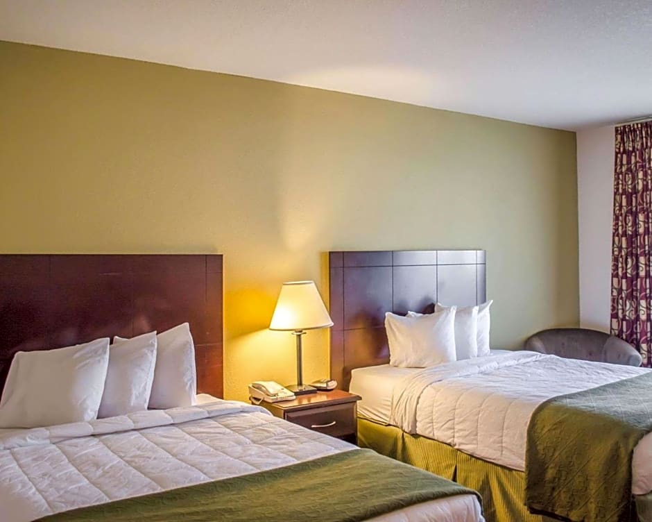 Quality Inn & Suites Pensacola Bayview