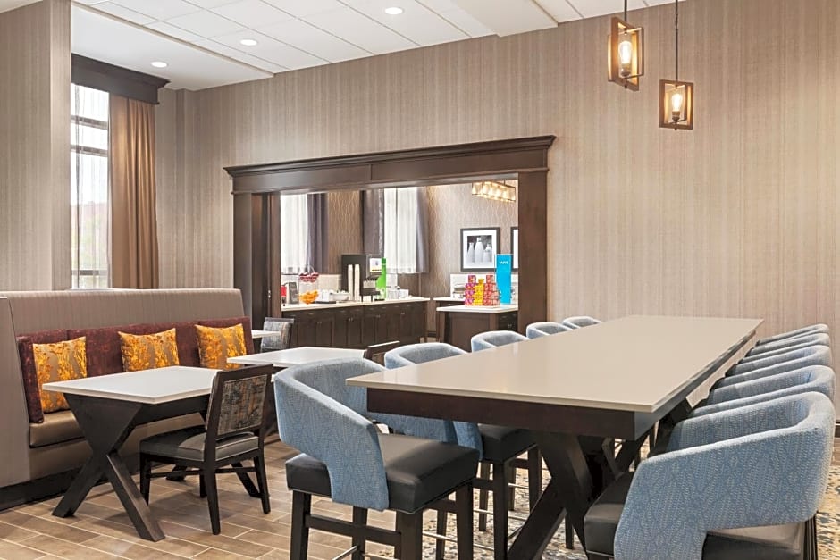 Hampton Inn Suites Kansas City Downtown Crossroads