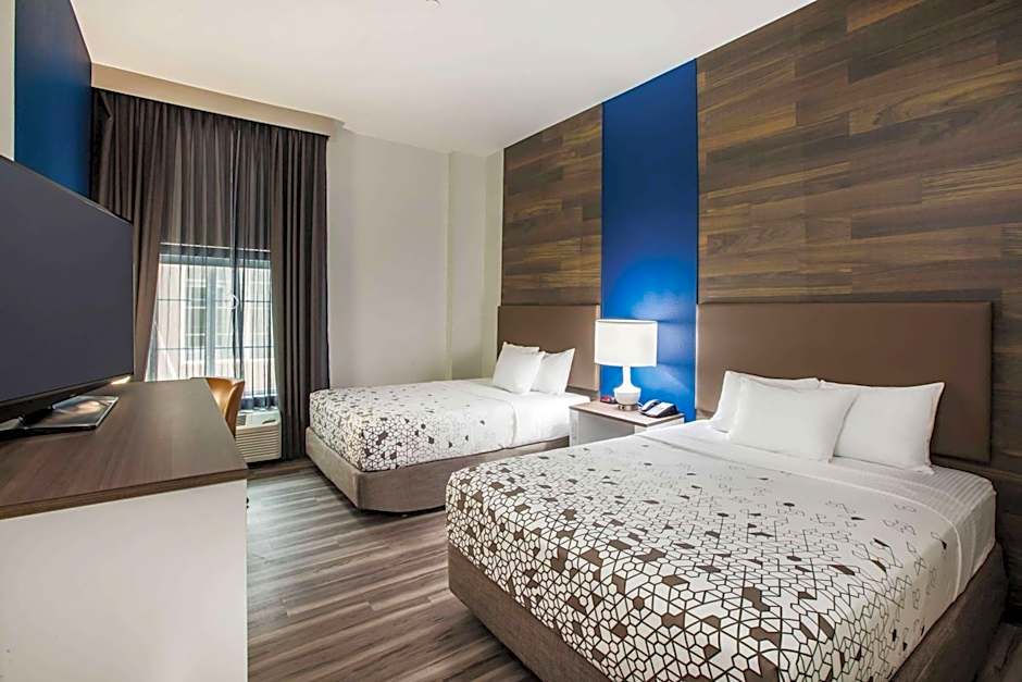 Photo 1 of 4 of 2 Queen Beds, Hearing/Mobility Accessible