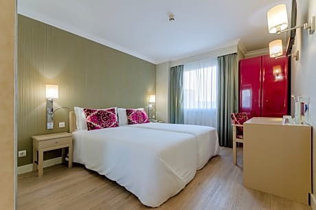 STANDARD DOUBLE/TWIN ROOM SGL USE