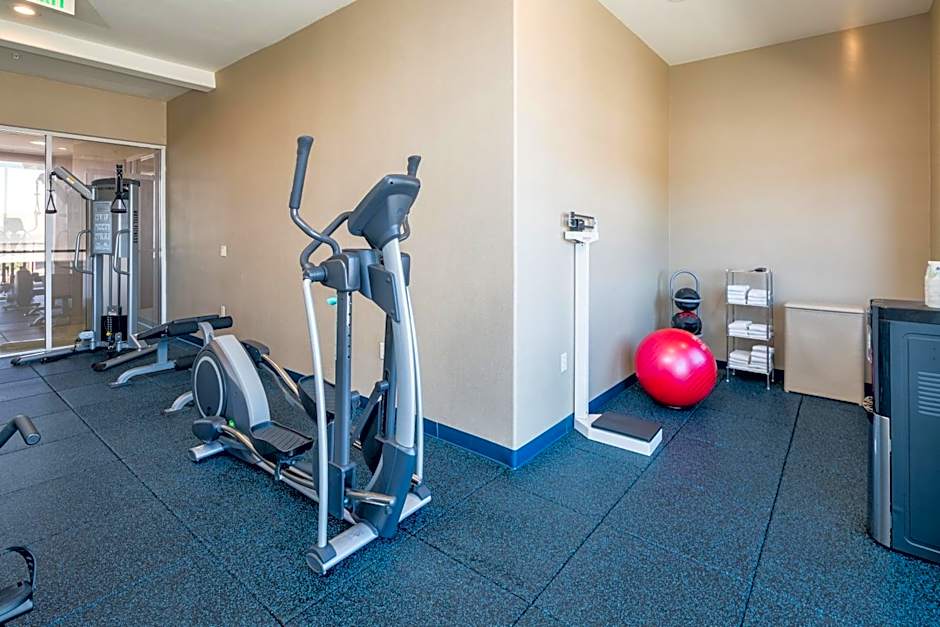 Holiday Inn Express Hotel & Suites Santa Clara By IHG