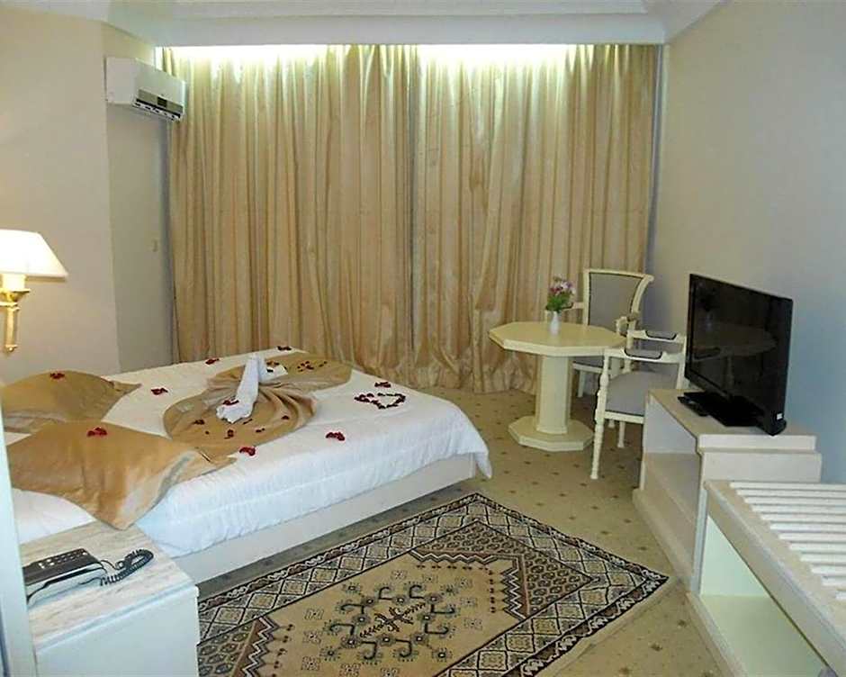 Hotel Orient Palace