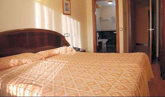 Zdjęcie 1 z 5 — 1 Double Bed or 2 Beds
