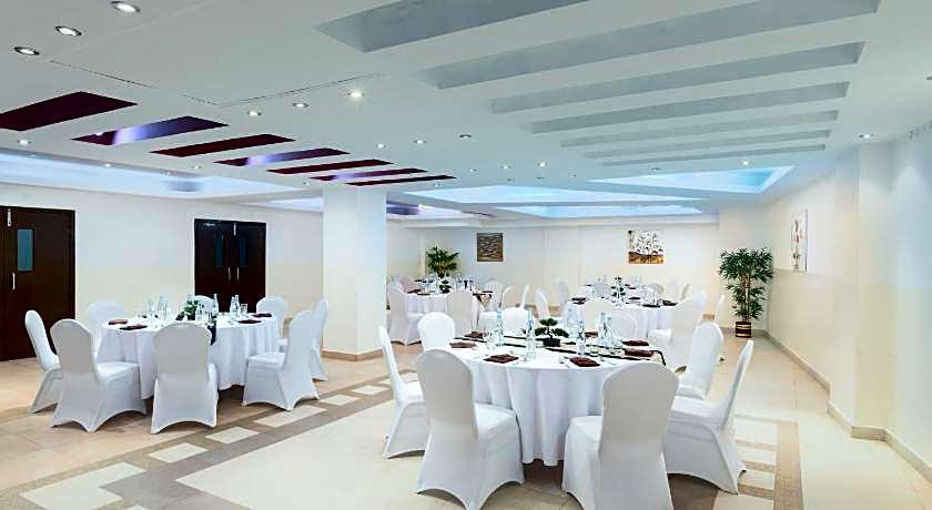 Al Hail Waves Hotel Managed By Centara