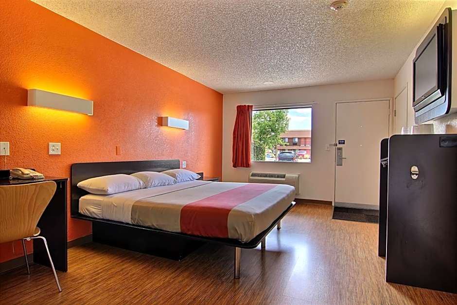 Economy Inn