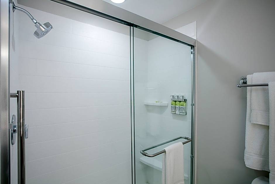 Holiday Inn Express & Suites Oakhurst-Yosemite Park Area by IHG