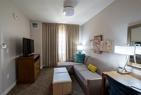 King Studio Suite with Mobility Accessible Tub - Non-Smoking