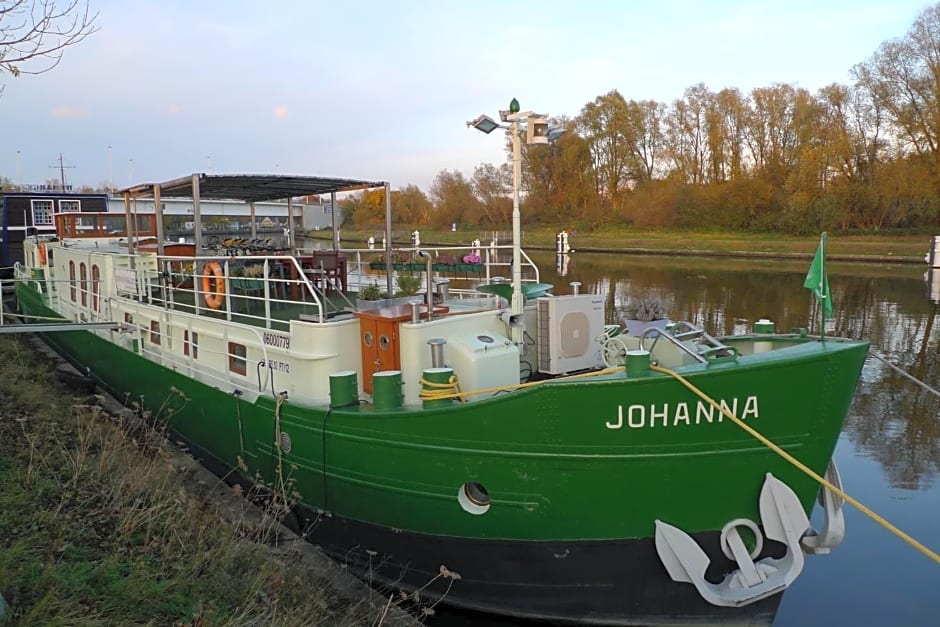 B&B Barge Johanna