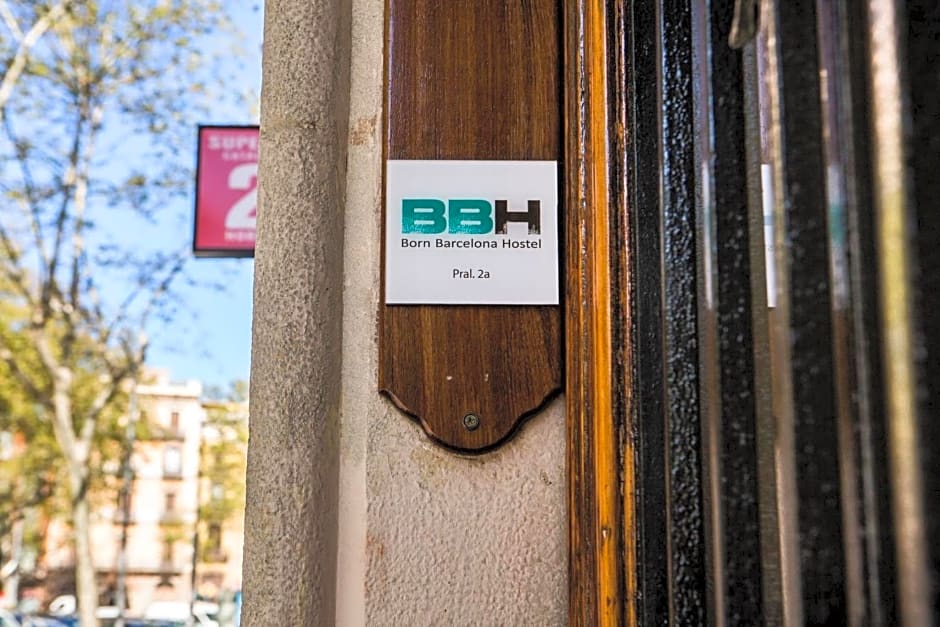 Born Barcelona Hostel