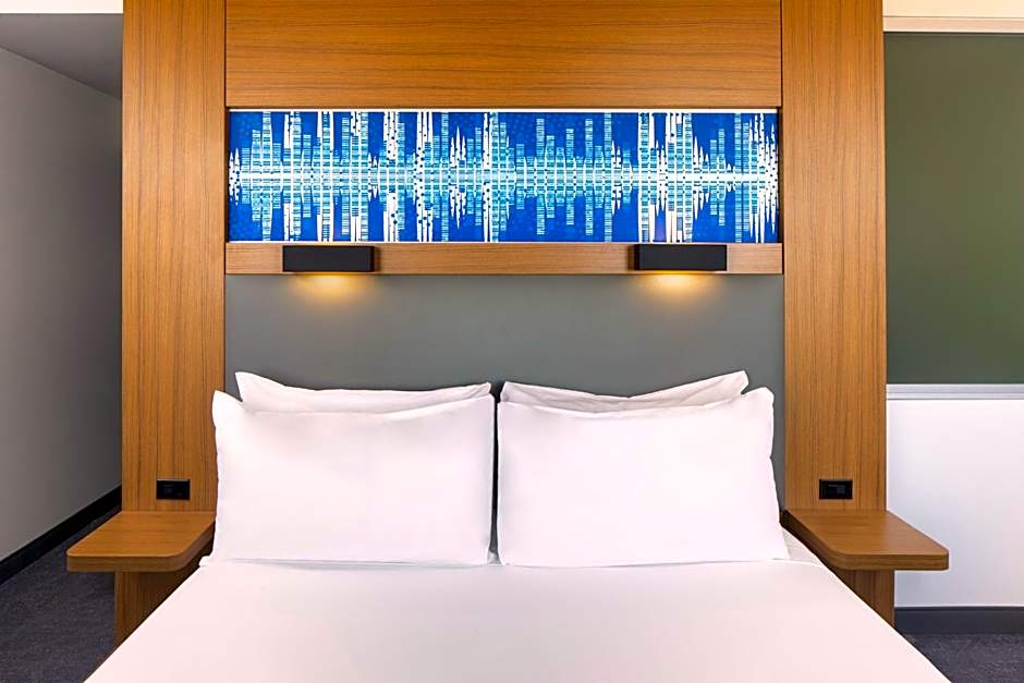 Aloft Tempe