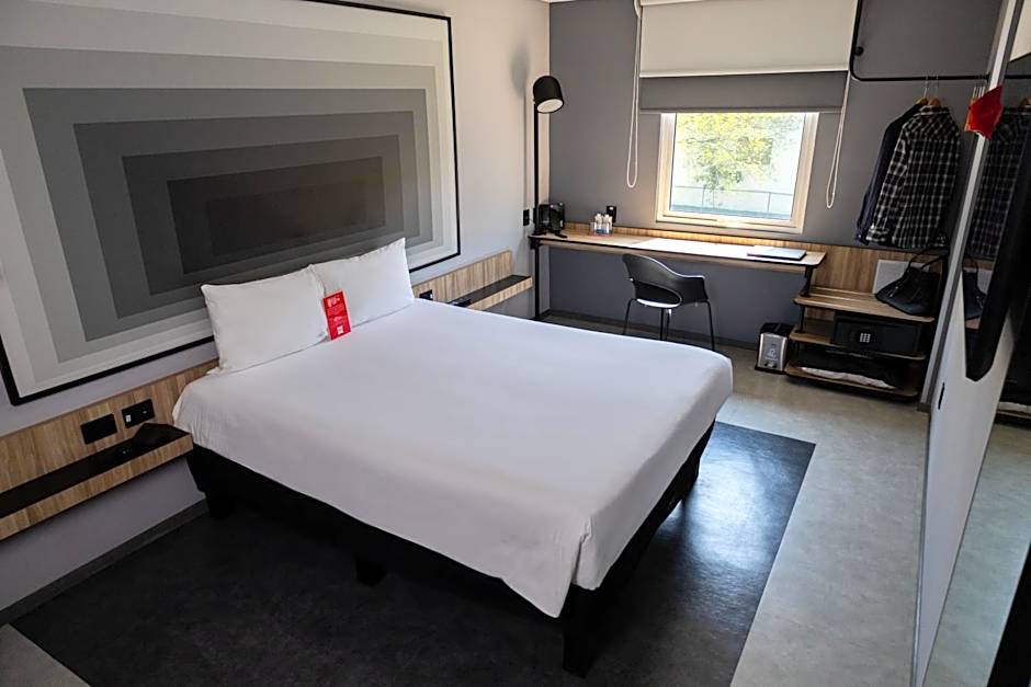 Photo 1 of 21 of Double Room