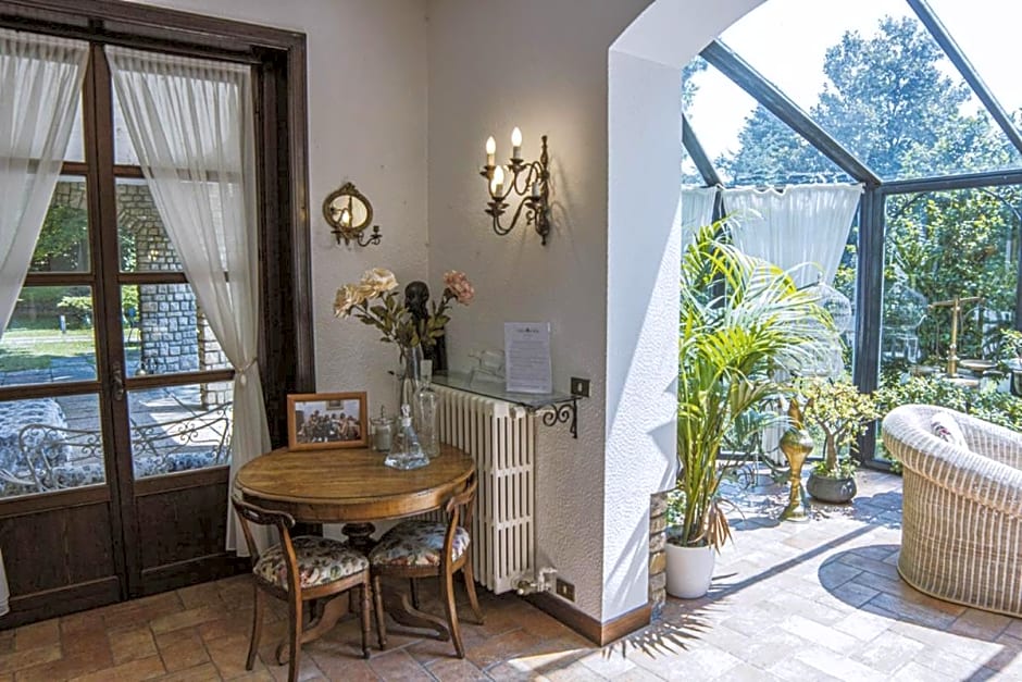 Villa Sofia luxury home between Como and MIlano