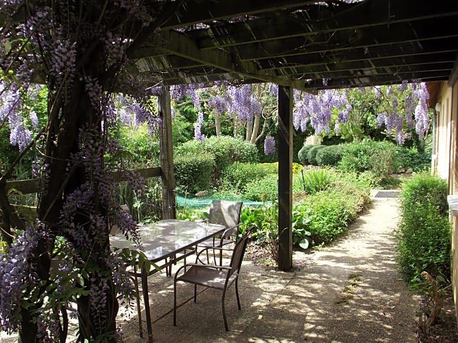 Wisteria Gite
