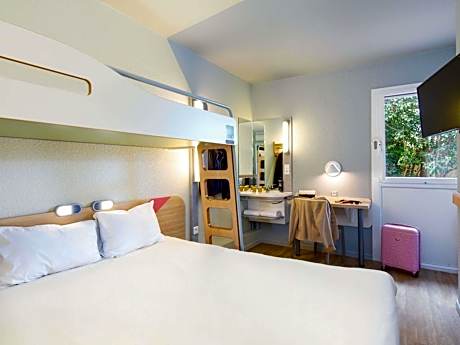 Double Room with Bunk Bed