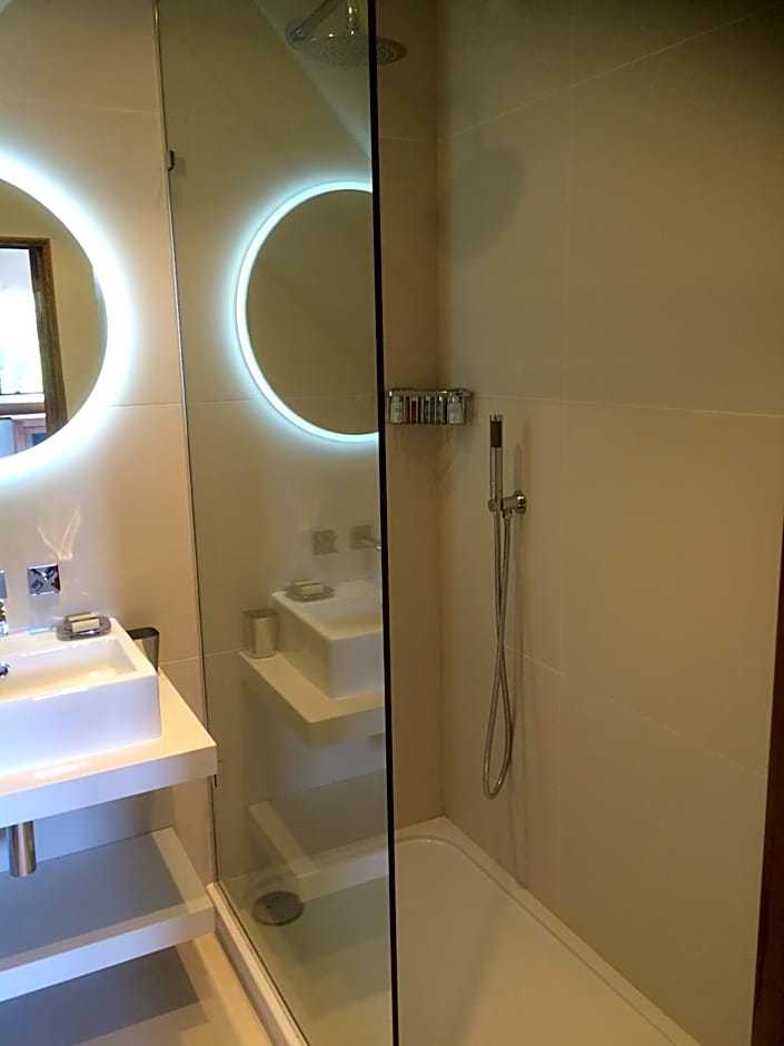 Great Fosters - Near Windsor