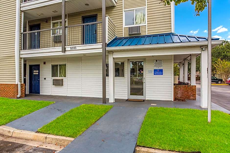 Motel 6-Jacksonville, FL - South