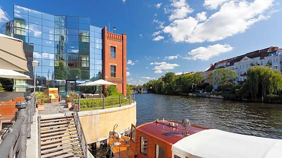AMERON Berlin ABION Spreebogen Waterside