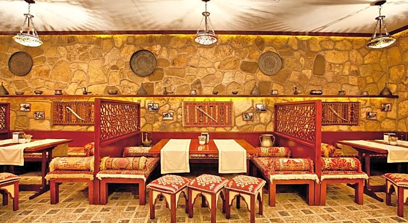 Shah Palace Luxury Museum Hotel