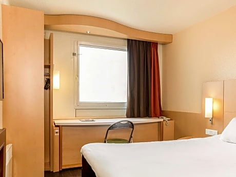 Standard Room with 1 double bed