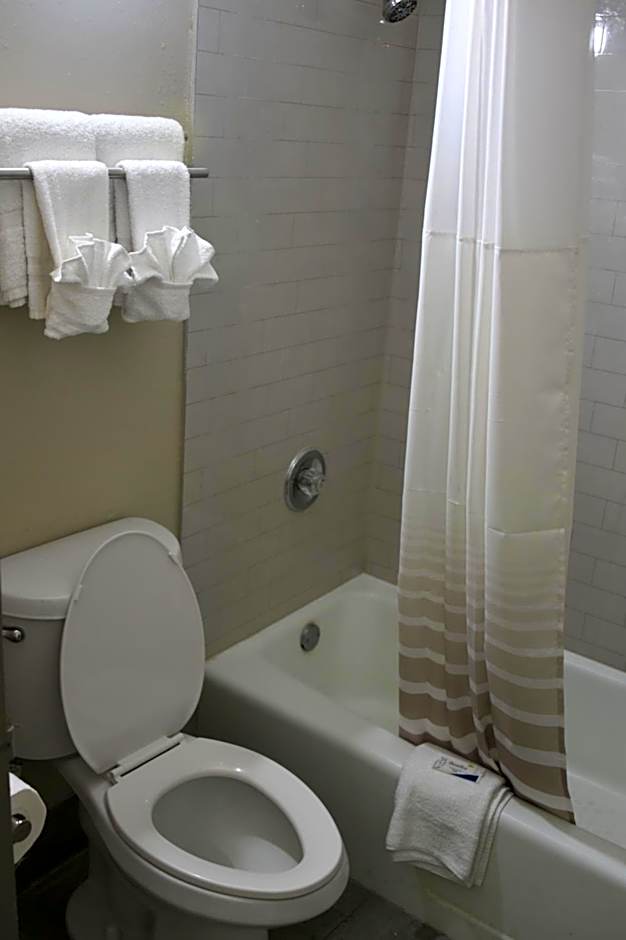 Super 8 by Wyndham Biloxi at the Beach