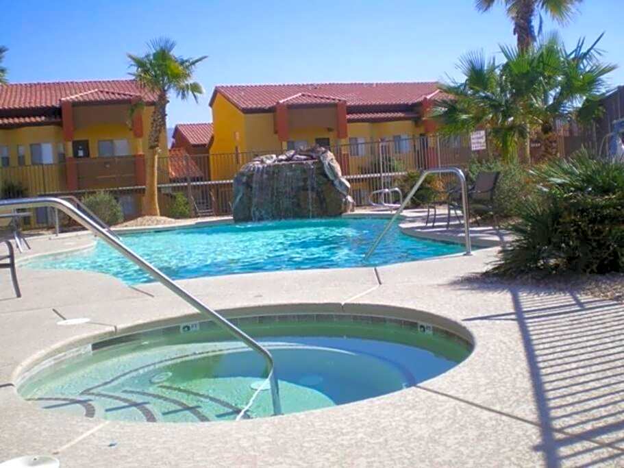Mesquite Retreat 2 Bd Condo by Cool Properties LLC