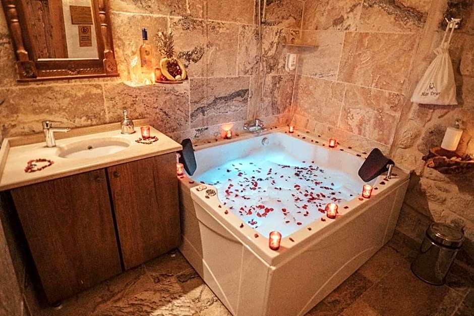 NOSTALJI CAVE SUIT HOTEL