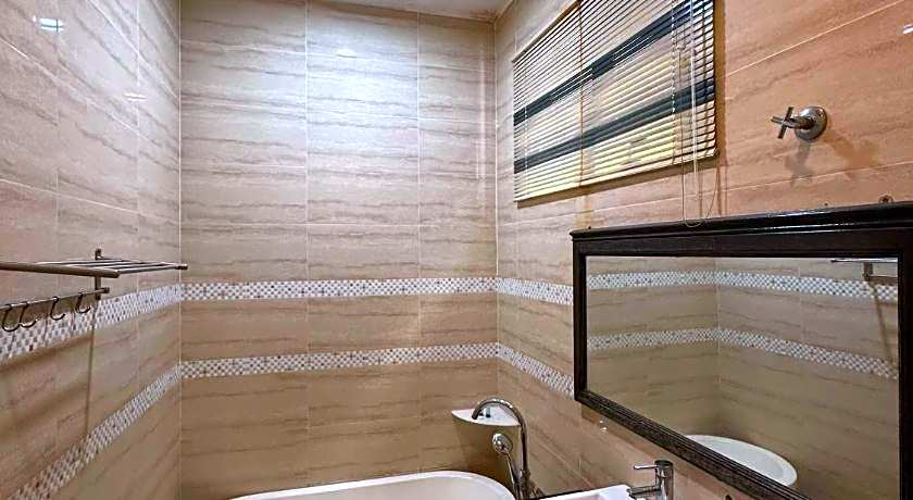 MAXWELL INN LUXURY HOTEL