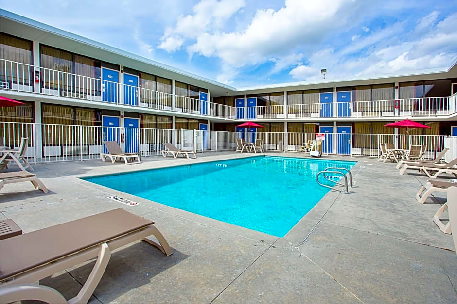 Motel 6 Baton Rouge Southeast