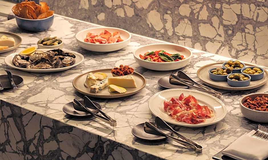 Next Hotel Melbourne, Curio Collection by Hilton