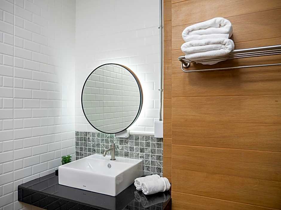 Moonlight Cafe and Hotel