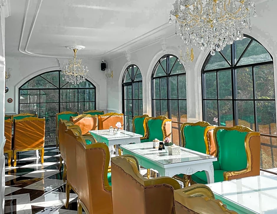 Casa Rani Hotel & Restaurant