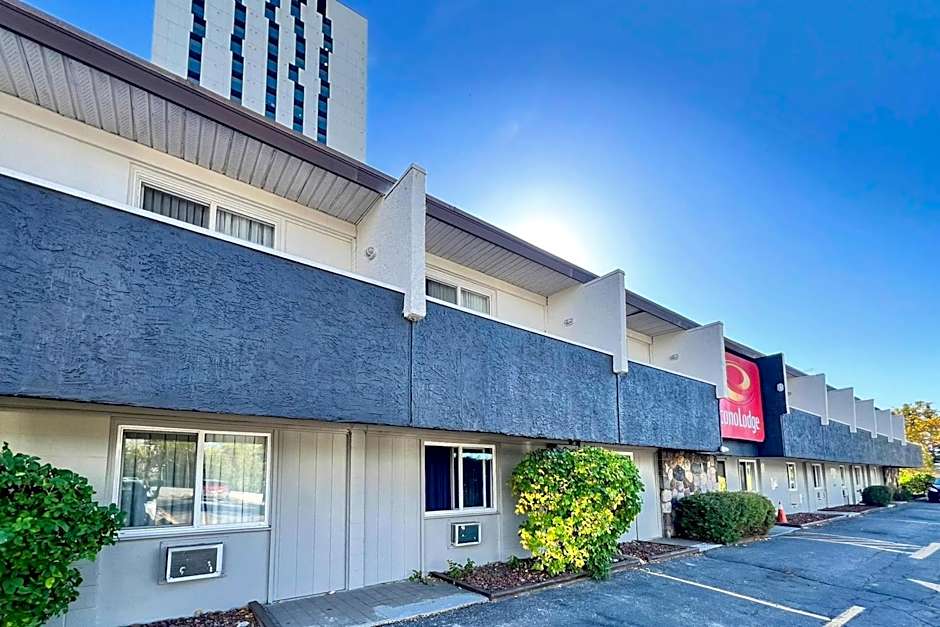 Econo Lodge Motel Village