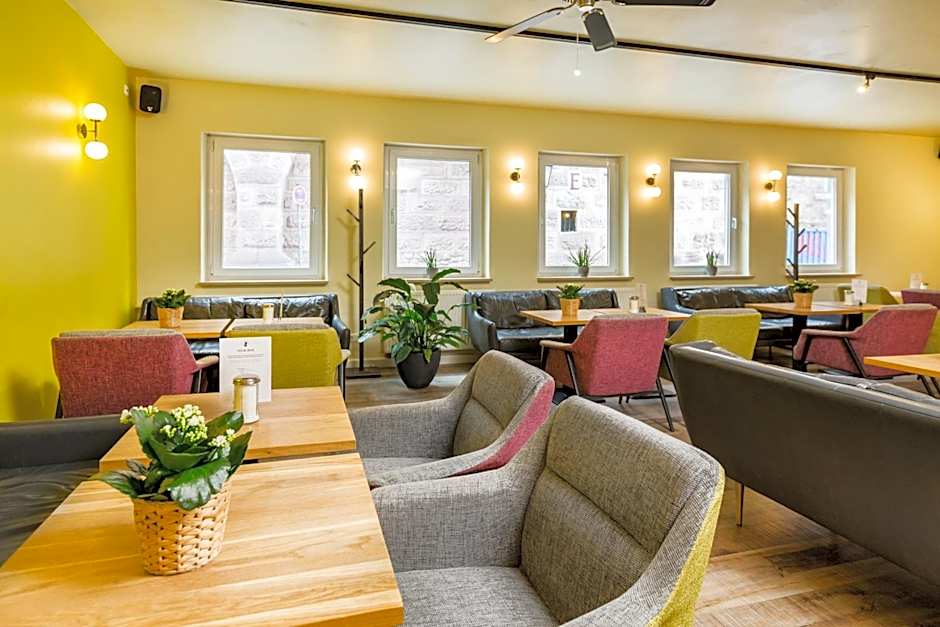 Five Reasons Hostel & Hotel