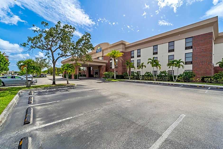 Days Inn & Suites by Wyndham Fort Myers Near JetBlue Park